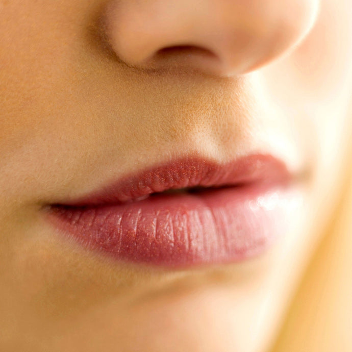 How to get rid of Chapped Lips: Do's & Don'ts